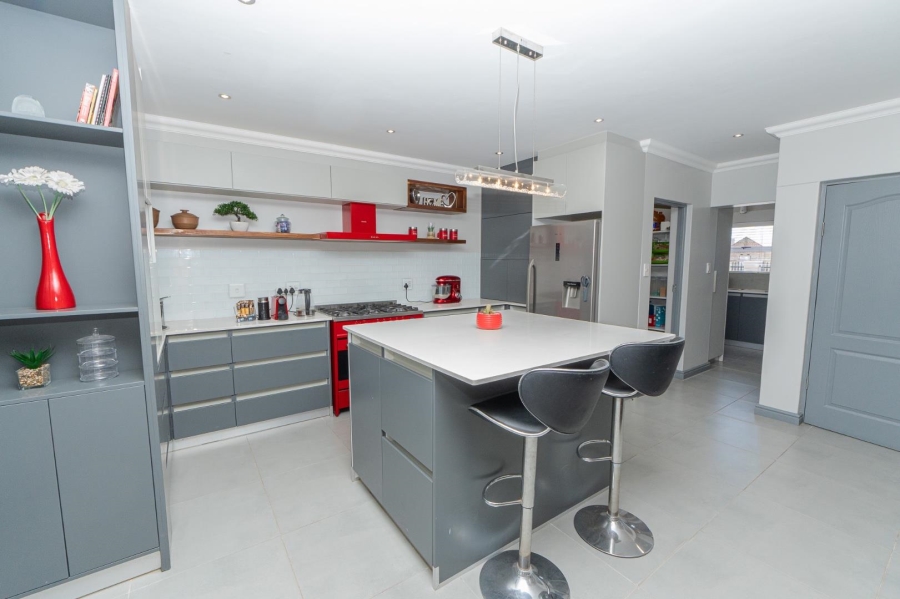 4 Bedroom Property for Sale in Laguna Sands Western Cape